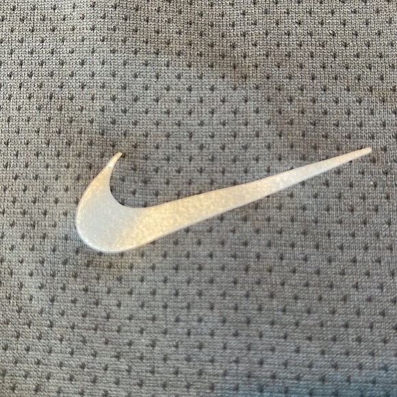 MEN’S NIKE RUNNING DRI-FIT CONTOUR BREATHABLE SHORT SLEEVED GREY TEE - SIZE M - Picture 4 of 7